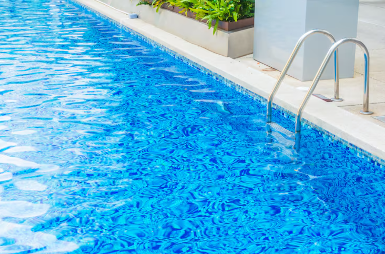 No verão das piscinas, a Unishop ativa o varejo com a “Raspadinha da Sorte Aquapool”